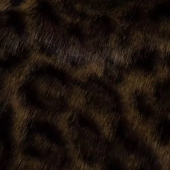 Leopard Faux Fur Cropped Capelet - Picture 9 of 9